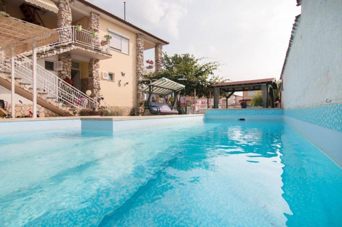 65 M² Ferienwohnung ∙ 2 Schlafzimmer ∙ 4 Gäste - Fažana