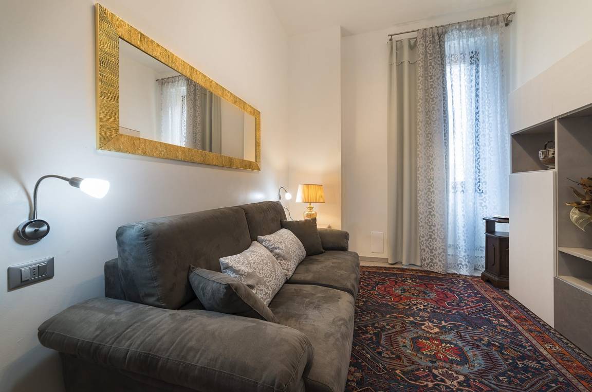 65 M² Apartment ∙ 1 Bedroom ∙ 4 Guests - Верона