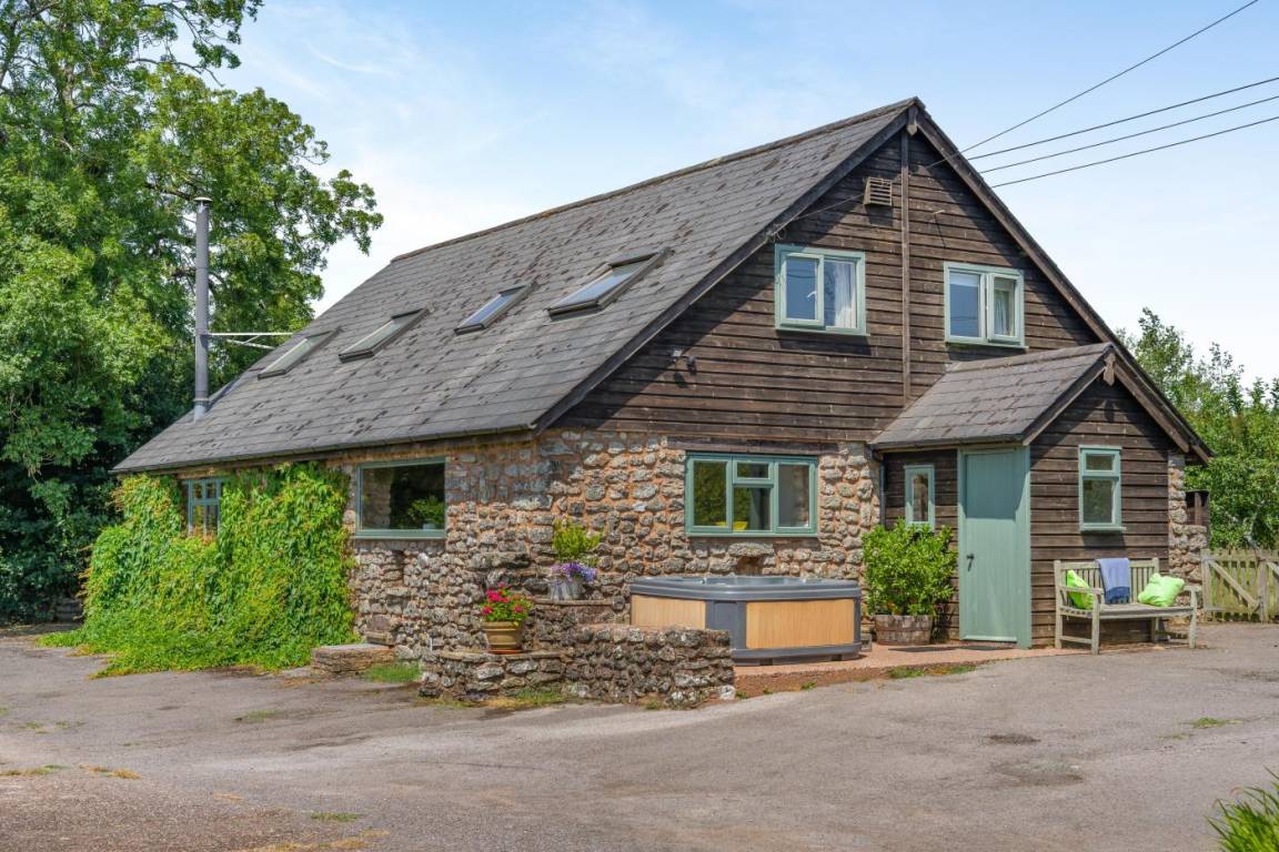 Cottage ∙ 6 Bedrooms ∙ 12 Guests - Devon