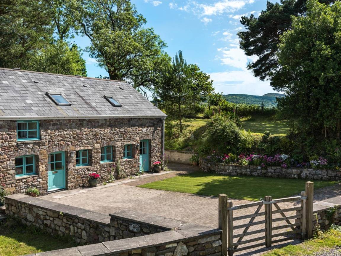 Cottage ∙ 3 Bedrooms ∙ 6 Guests - Carmarthenshire