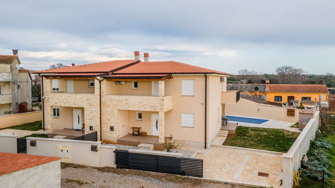 170 M² Ferienhaus ∙ 4 Schlafzimmer ∙ 8 Gäste - Pula