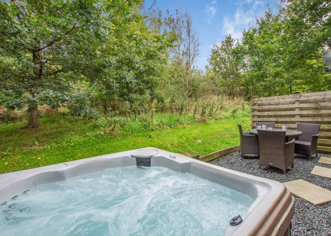 Chalet ∙ 2 Bedrooms ∙ 4 Guests - Cartmel