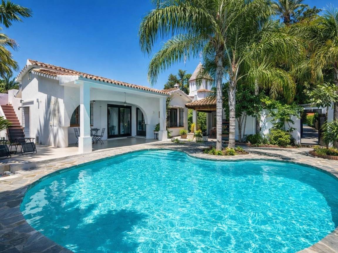 500 M² Villa ∙ 5 Habitaciones ∙ 10 Huéspedes - Estepona