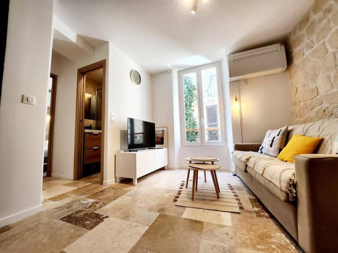 24 M² Appartement ∙ 1 Chambre ∙ 2 Personnes - Antibes