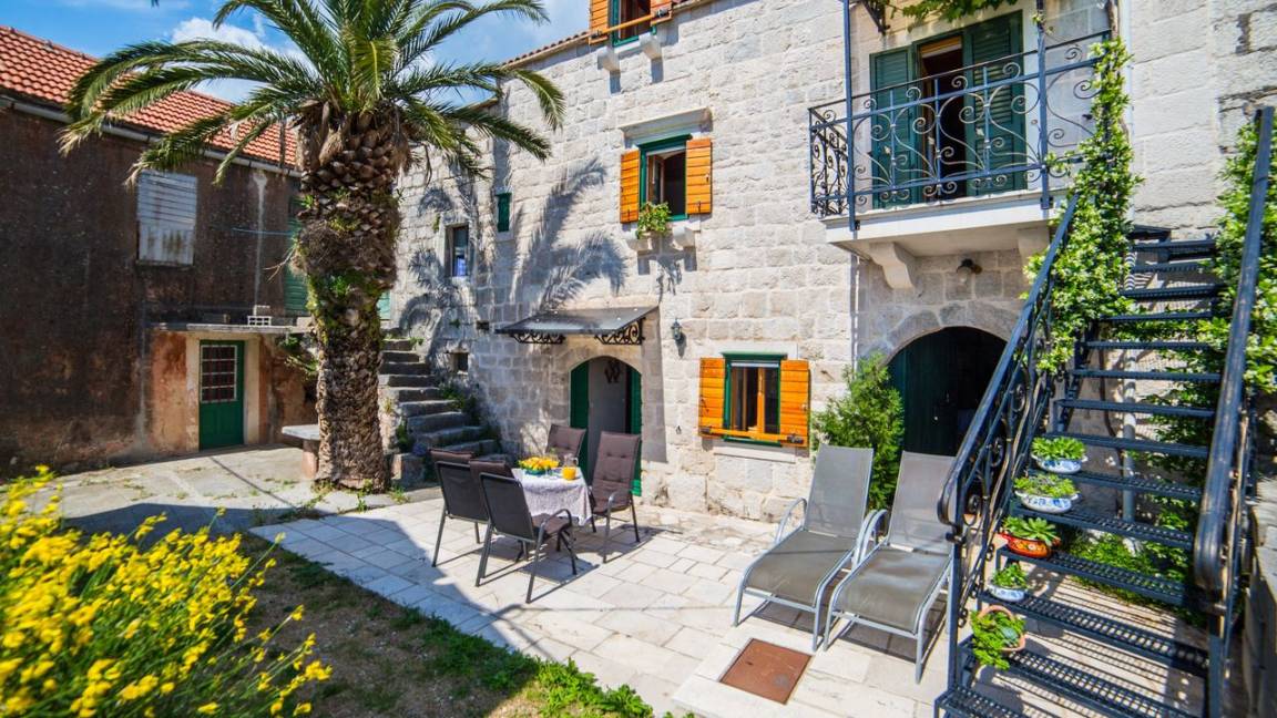 79 M² Huis ∙ 2 Slaapkamers ∙ 5 Gasten - Tučepi