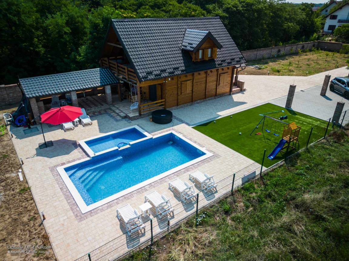 130 M² House ∙ 4 Bedrooms ∙ 8 Guests - Vukovár