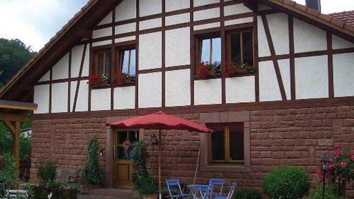 45 M² Ferienwohnung ∙ 1 Schlafzimmer ∙ 2 Gäste - Hauenstein