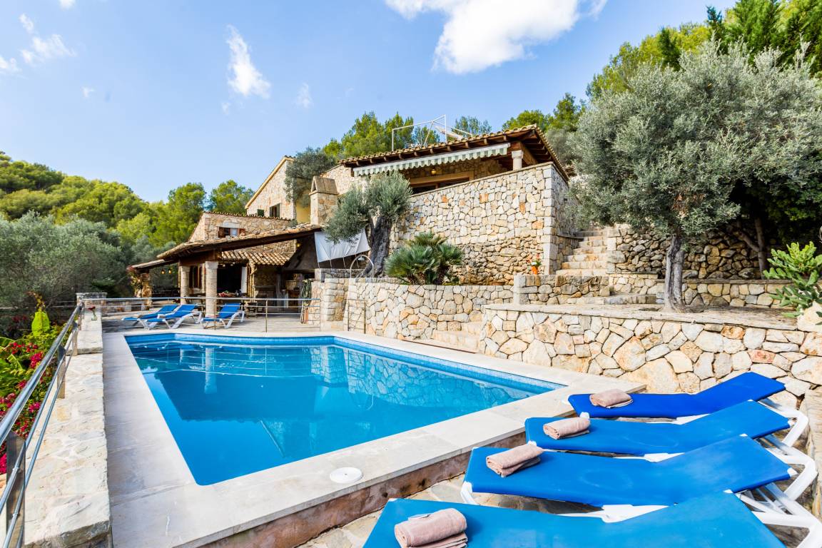 370 M² Villa ∙ 4 Habitaciones ∙ 8 Huéspedes - Alcudia