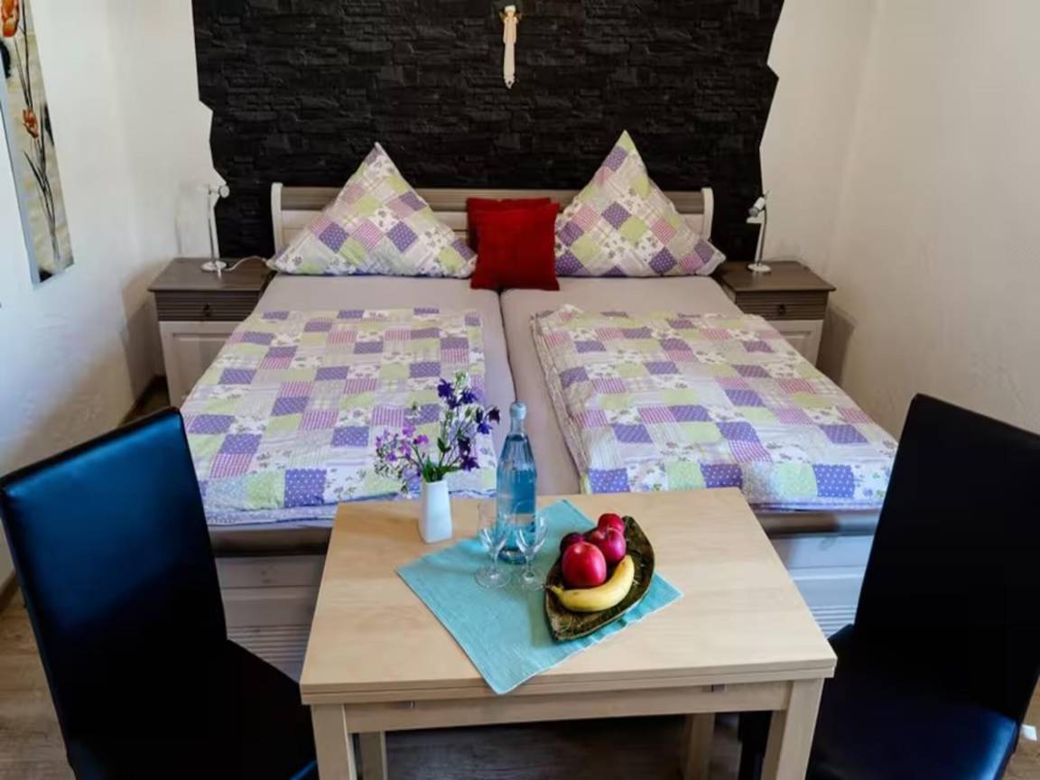 16 M² Hotel ∙ 1 Bedroom ∙ 2 Guests - Idar-Oberstein
