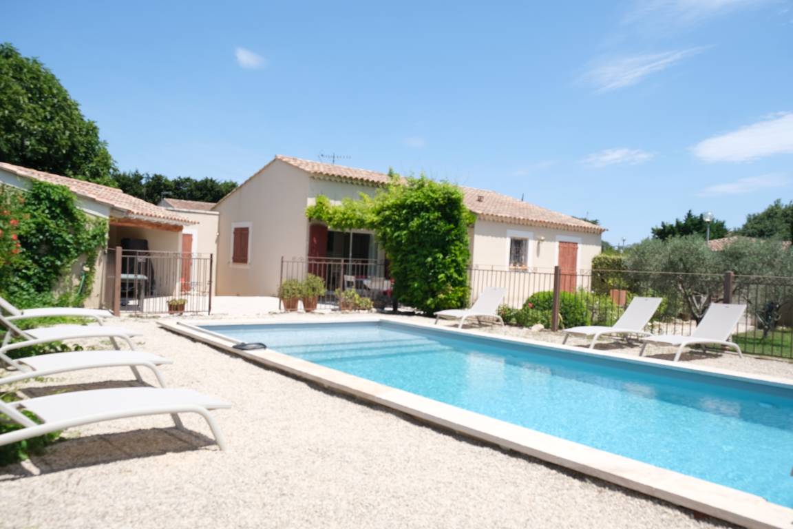 150 M² Villa ∙ 4 Chambres ∙ 10 Personnes - Mouriès