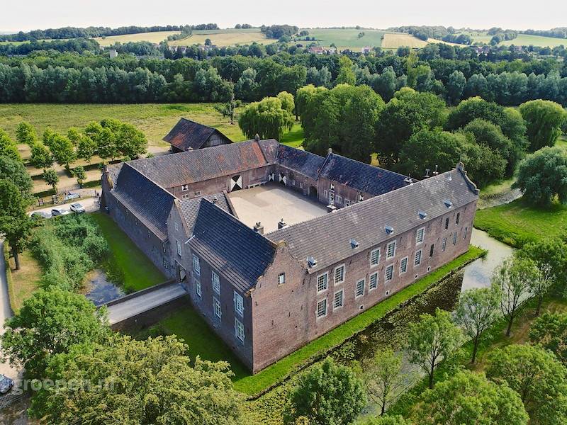 House ∙ 18 Bedrooms ∙ 40 Guests - Sittard