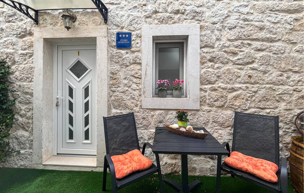 40 M² Apartment ∙ 2 Guests - Opuzen