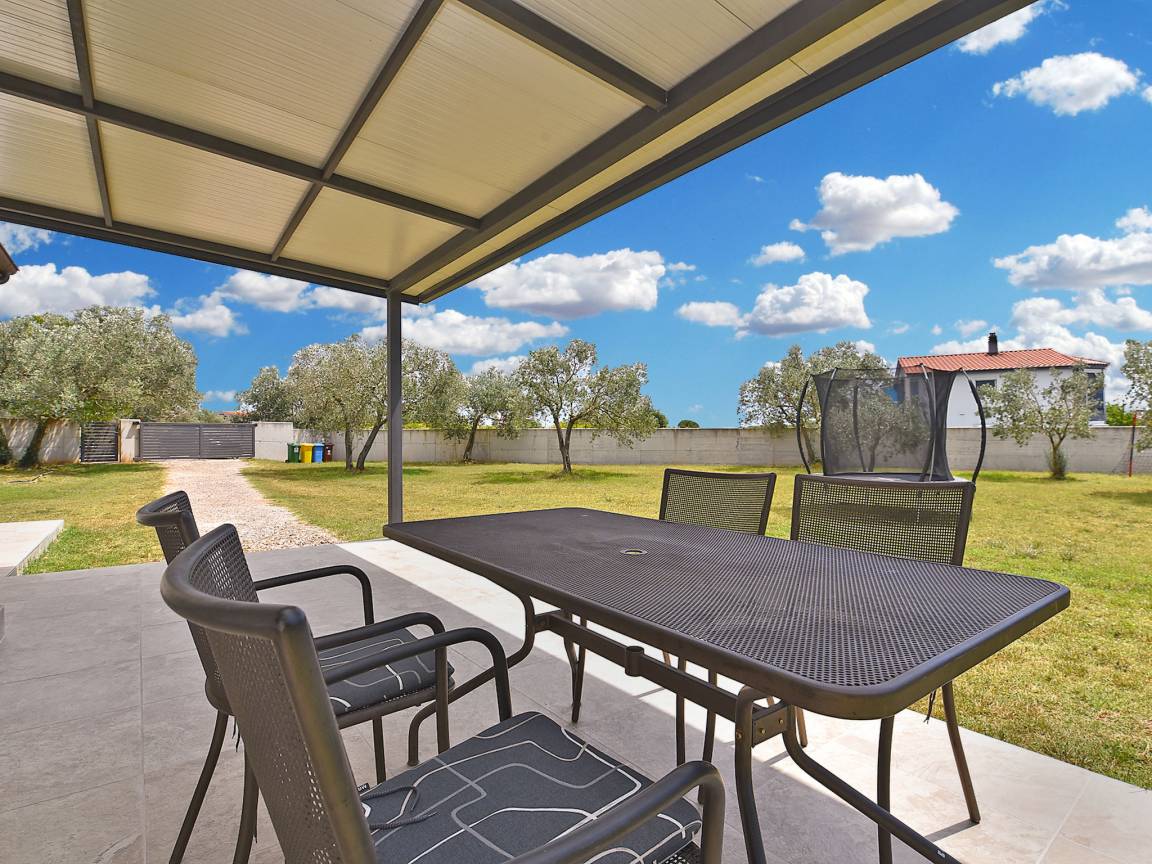 76 M² Casa ∙ 1 Habitación ∙ 5 Huéspedes - Pula