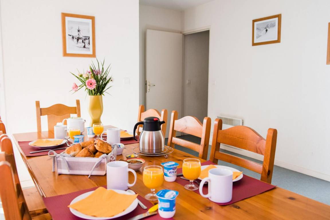 53 m² Ferienwohnung ∙ 1 Schlafzimmer ∙ 8 Gäste – Bild 4