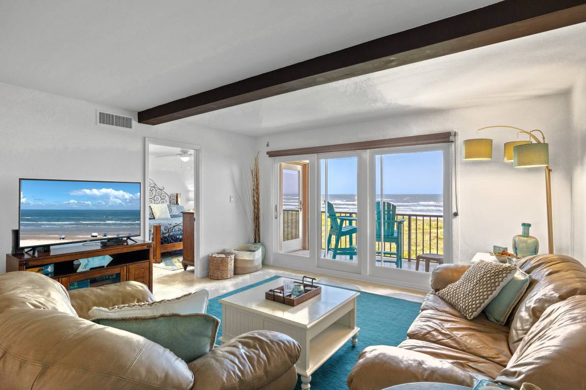 Condo ∙ 2 Bedrooms ∙ 6 Guests - On The Beach, South Padre Island