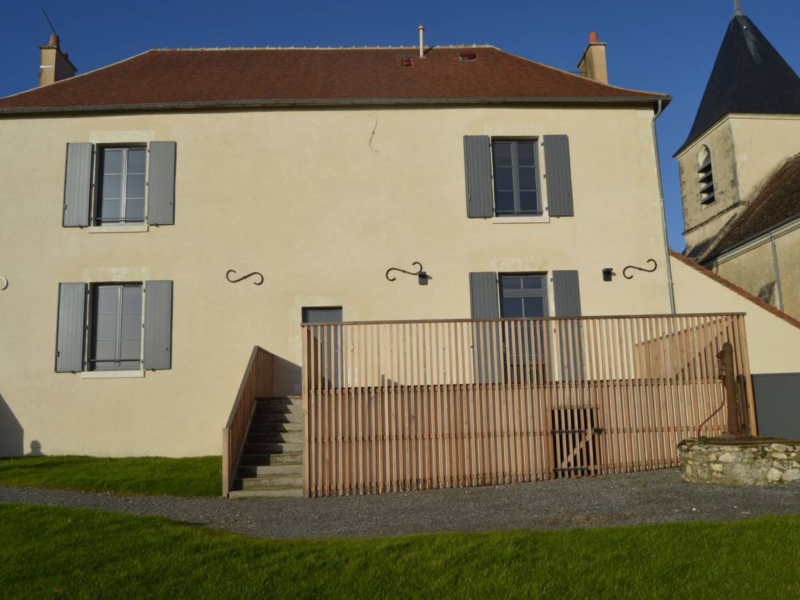 180 M² Cottage ∙ 5 Bedrooms ∙ 12 Guests - Loire