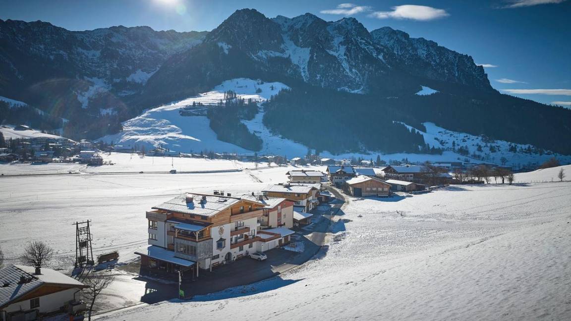 100 M² Ferienwohnung ∙ 1 Schlafzimmer ∙ 2 Gäste - Walchsee