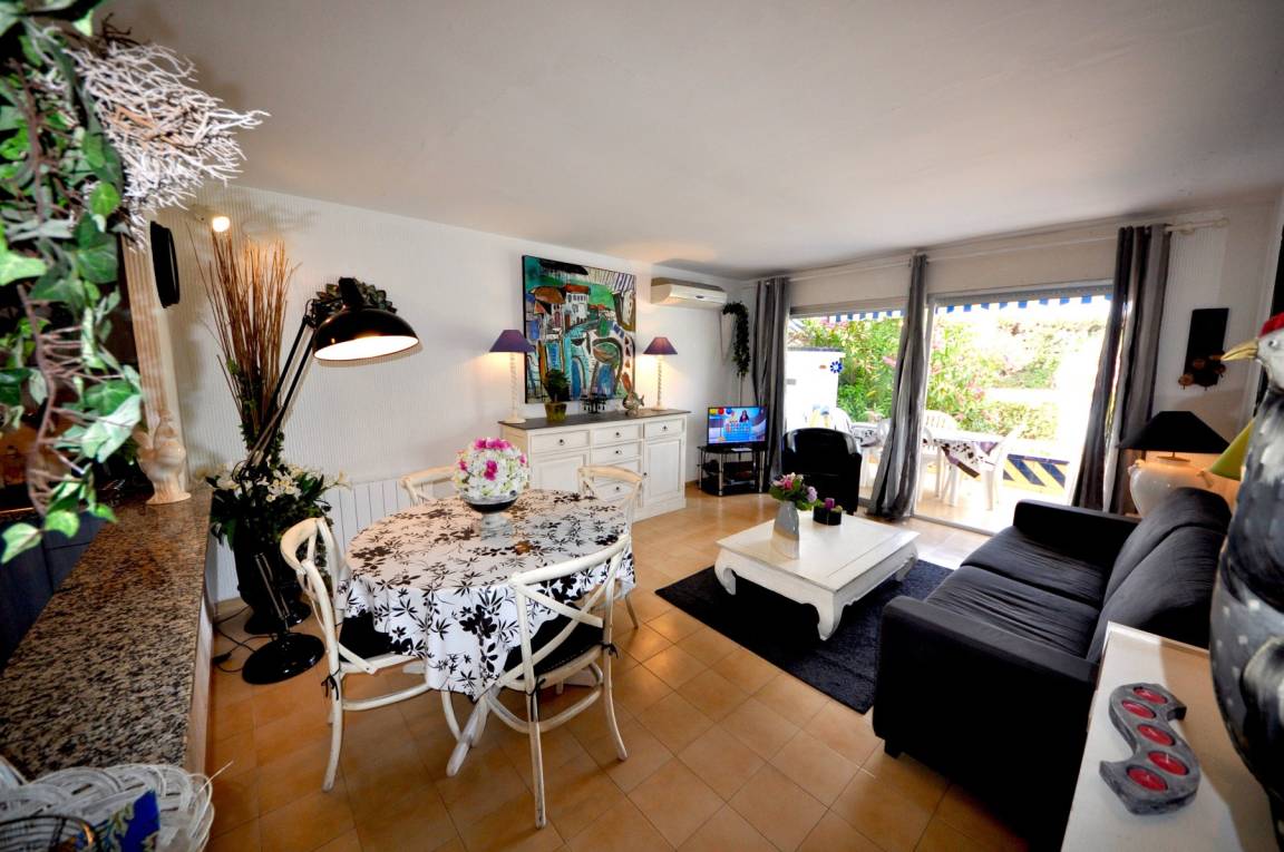 56 M² Apartment ∙ 1 Bedroom ∙ 4 Guests - Palamós