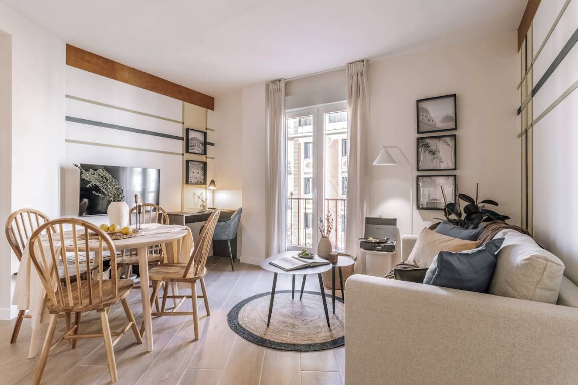 60 M² Apartment ∙ 2 Bedrooms ∙ 4 Guests - Madrid
