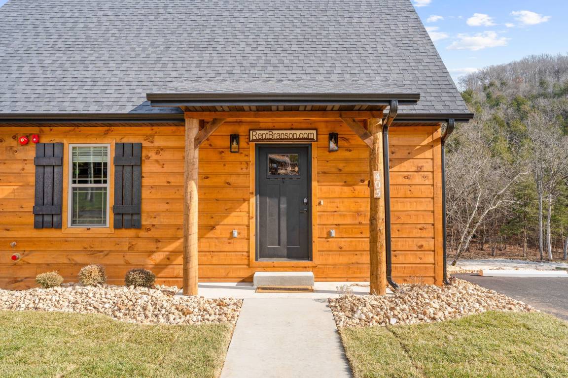 Cabin ∙ 4 Bedrooms ∙ 10 Guests - Branson, MO