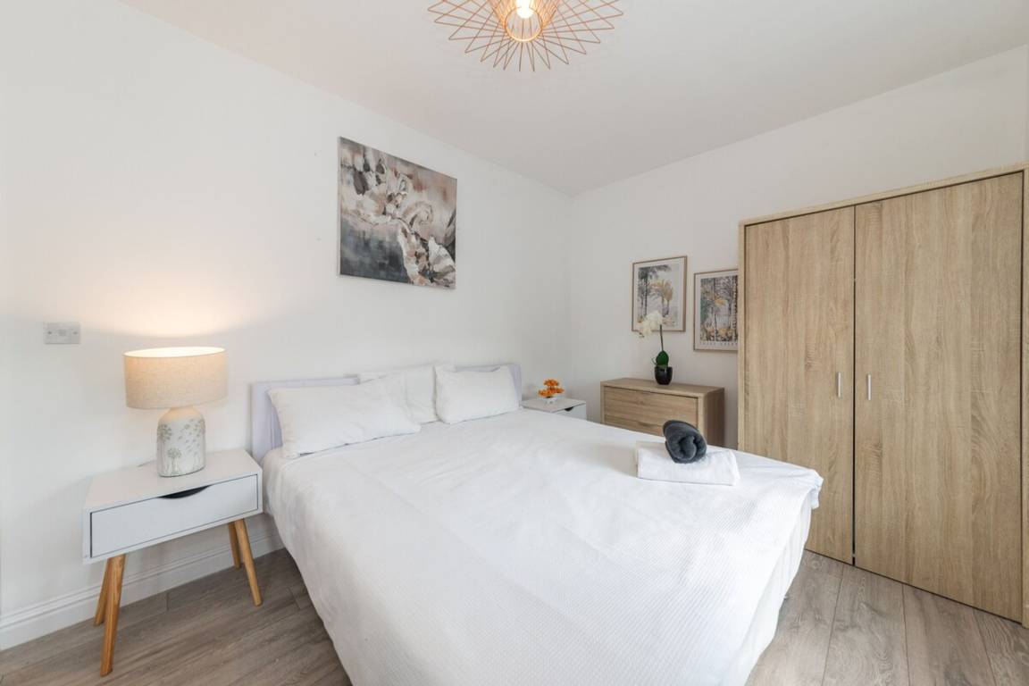 Apartment ∙ 1 Bedroom ∙ 3 Guests - Reading Station
