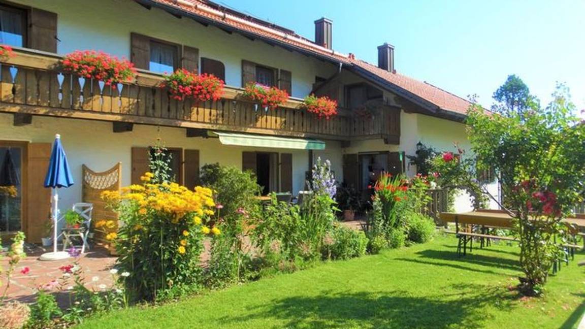 90 M² Ferienwohnung ∙ 3 Schlafzimmer ∙ 4 Gäste - Bad Bayersoien