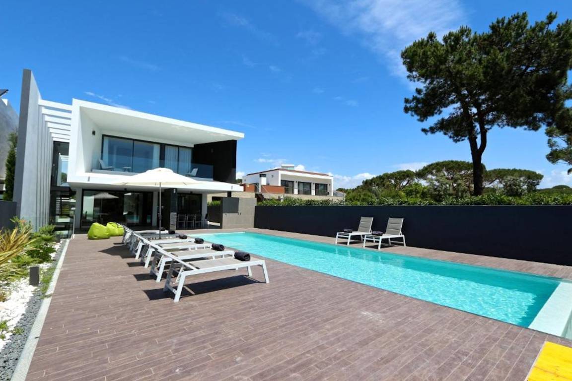 Villa ∙ 6 Bedrooms ∙ 12 Guests - Quarteira