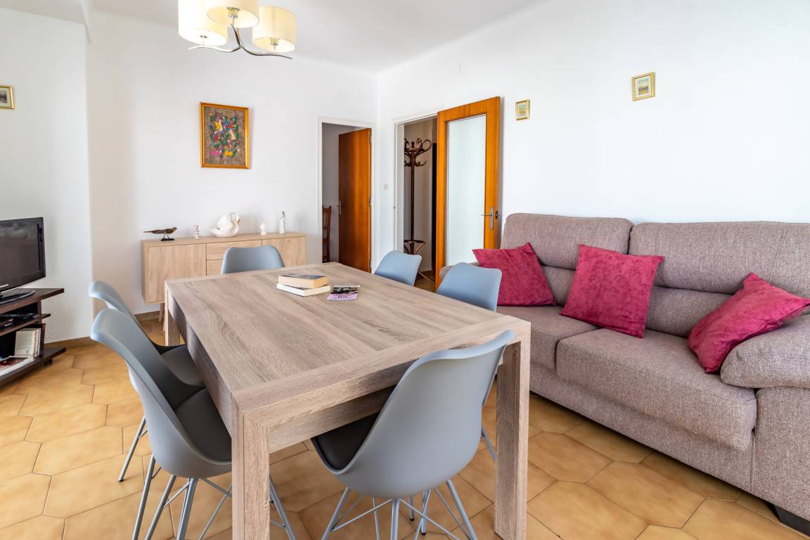 65 M² Apartment ∙ 3 Bedrooms ∙ 5 Guests - Llançà