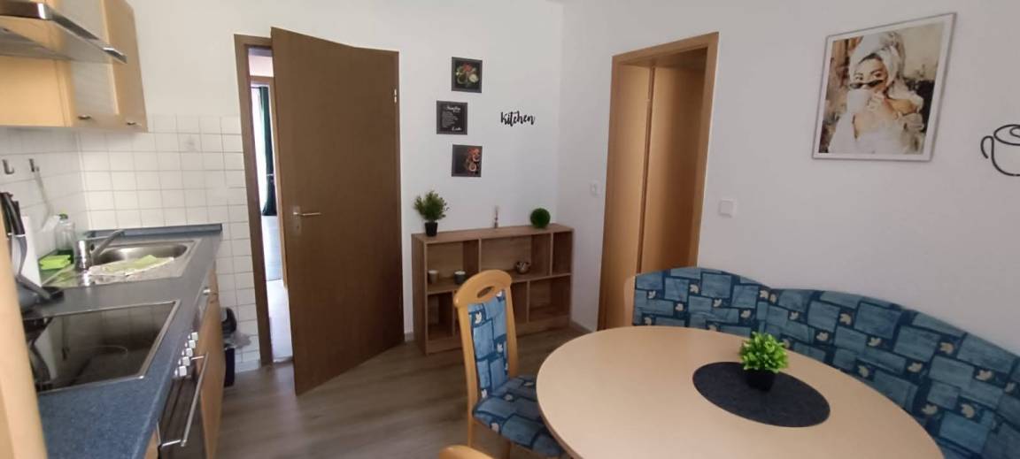 63 M² Ferienwohnung ∙ 1 Schlafzimmer ∙ 4 Gäste - Windischeschenbach