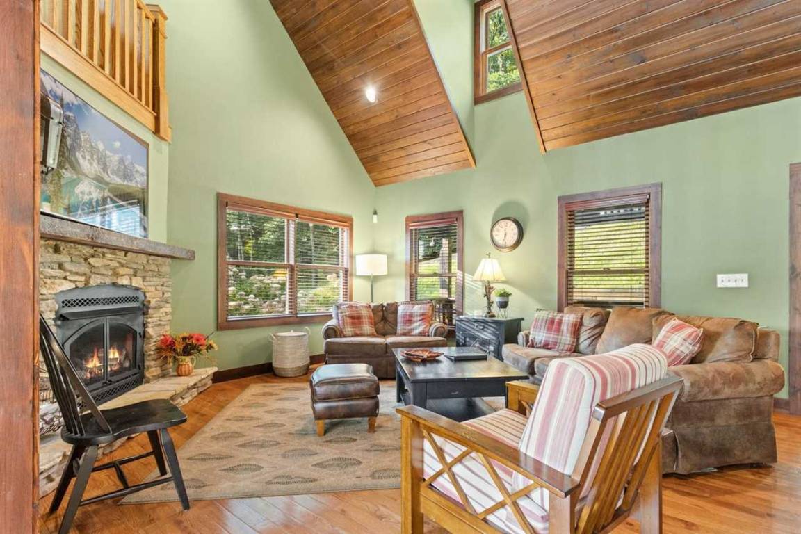 286 M² Cabin ∙ 3 Bedrooms ∙ 12 Guests - Boone, NC