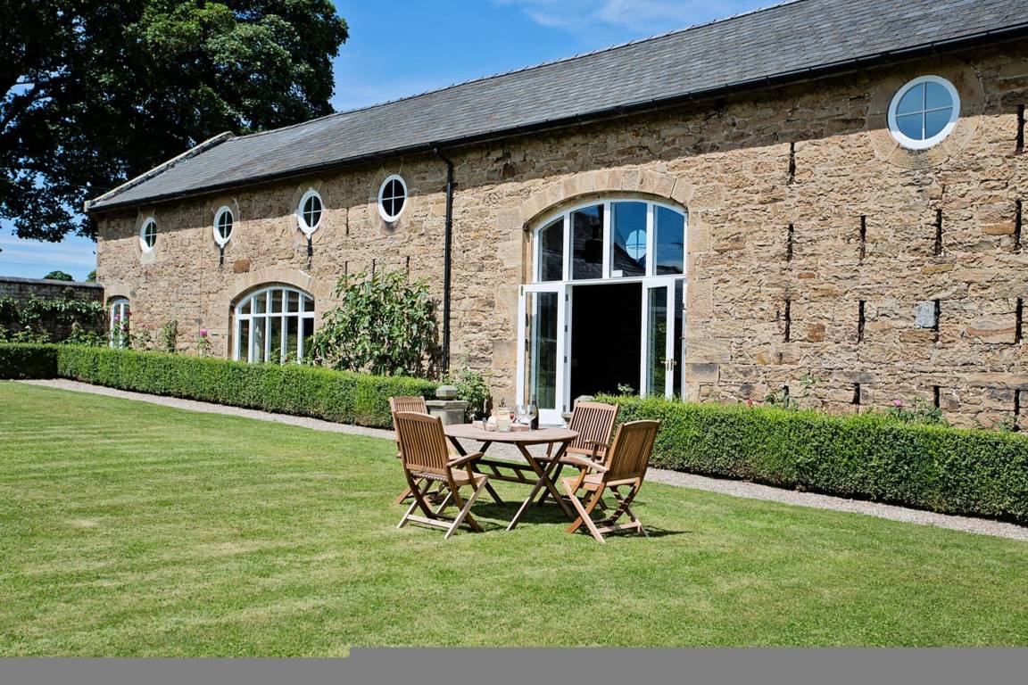 12 M² Apartment ∙ 4 Bedrooms ∙ 8 Guests - Wrexham