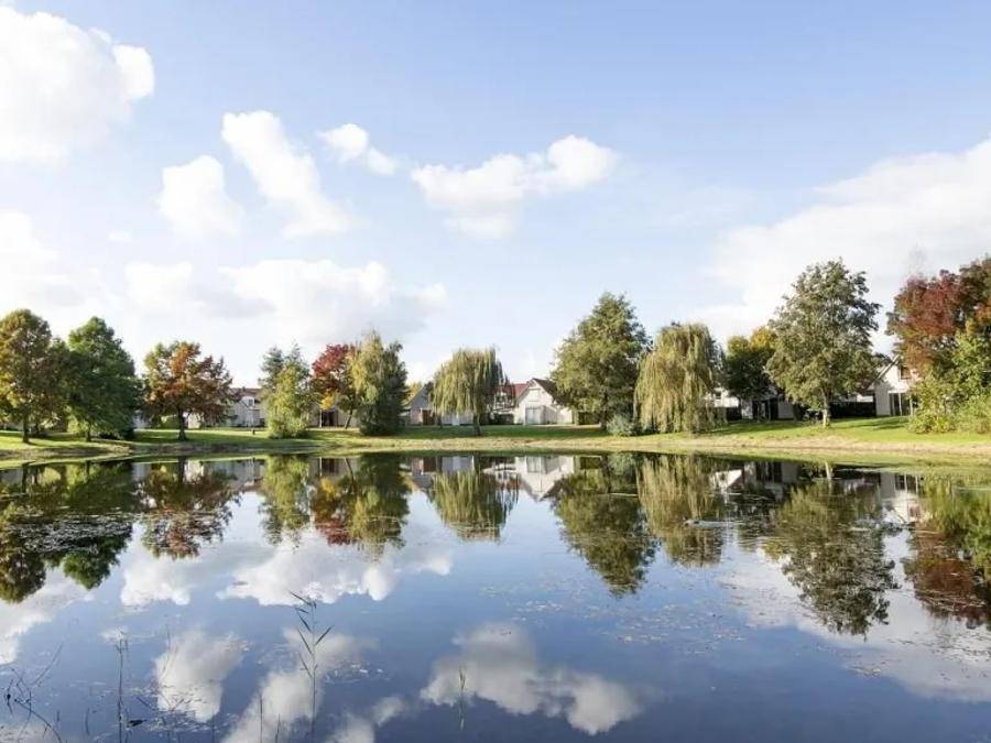 105 M² Ferienhaus ∙ 2 Schlafzimmer ∙ 4 Gäste - Roermond