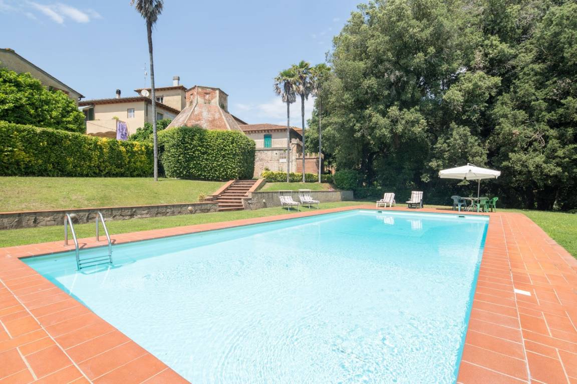 750 M² Villa ∙ 8 Habitaciones ∙ 15 Huéspedes - Pontedera