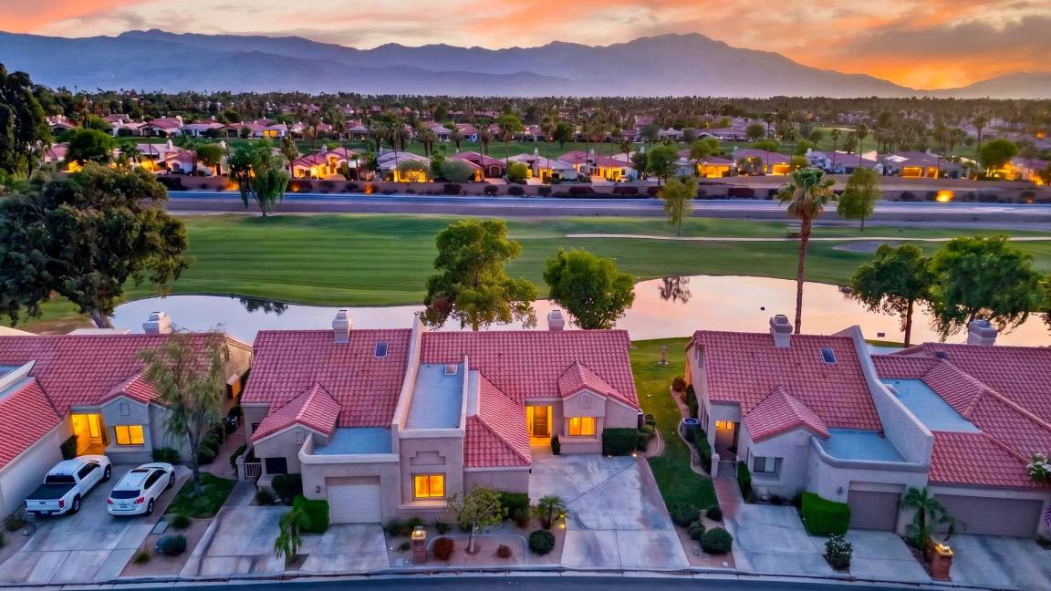 115 M² House ∙ 2 Bedrooms ∙ 4 Guests - Palm Desert, CA