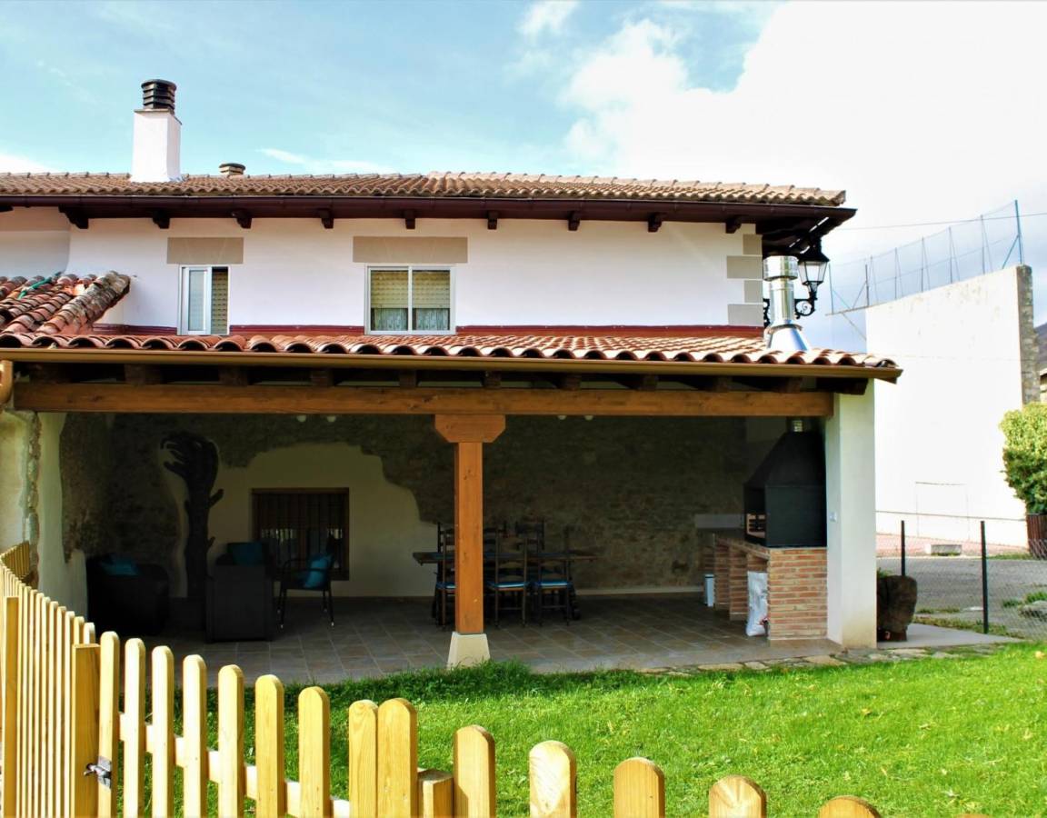 165 M² Casa ∙ 5 Habitaciones ∙ 11 Huéspedes - Estella