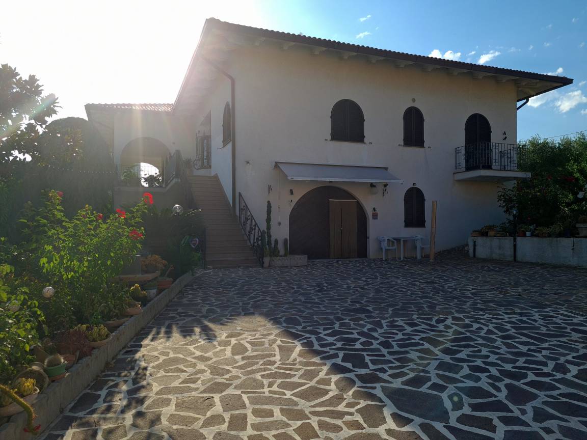 Apartment ∙ 3 Bedrooms ∙ 6 Guests - Vasto