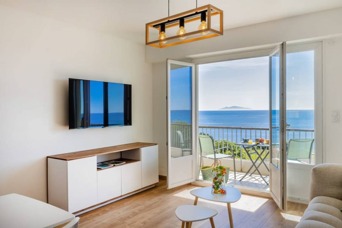 65 M² Apartamento ∙ 2 Habitaciones ∙ 4 Huéspedes - Bastia