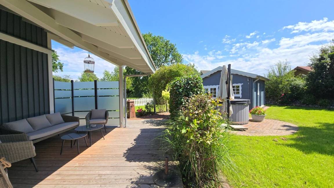 220 M² Ferienhaus ∙ 6 Schlafzimmer ∙ 12 Gäste - Malente