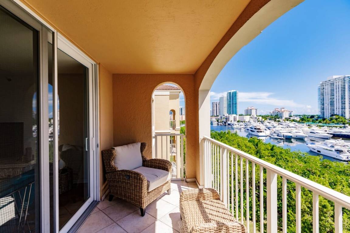 121 M² Aparthotel ∙ 3 Bedrooms ∙ 9 Guests - Hollywood, FL