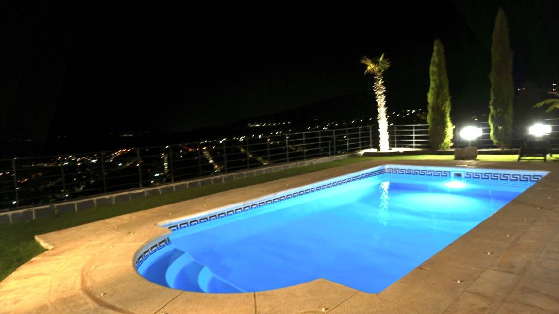 200 M² Villa ∙ 4 Chambres ∙ 8 Personnes - Guadarrama