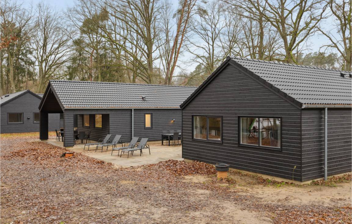 267 M² Maison De Vacances ∙ 8 Chambres ∙ 16 Personnes - Güstrow