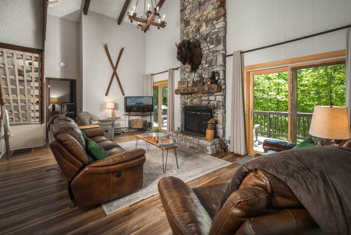 148 M² Cabin ∙ 4 Bedrooms ∙ 10 Guests - Beech Mountain, NC