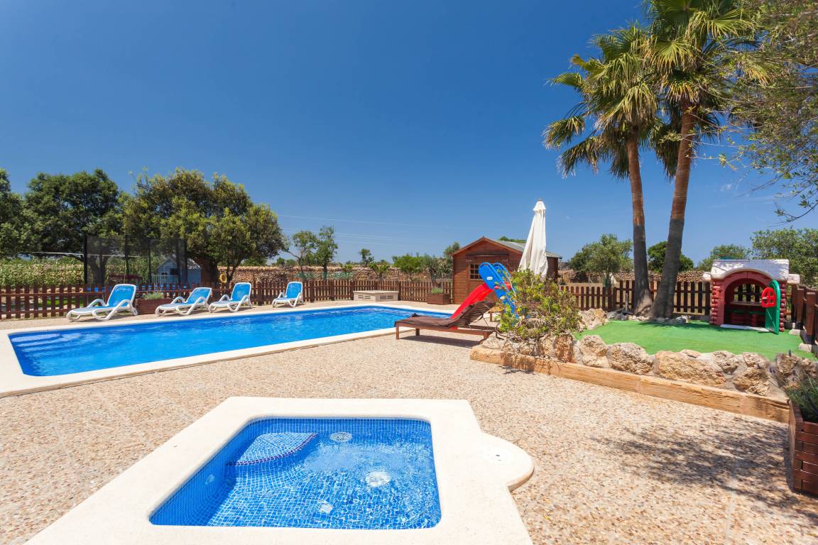 250 M² Ferienhaus ∙ 5 Schlafzimmer ∙ 9 Gäste - Son Serra de Marina