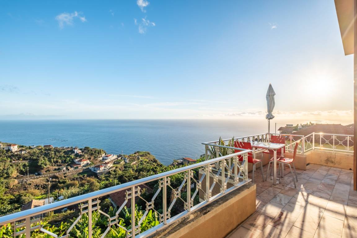 90 M² Huis ∙ 2 Slaapkamers ∙ 4 Gasten - Calheta