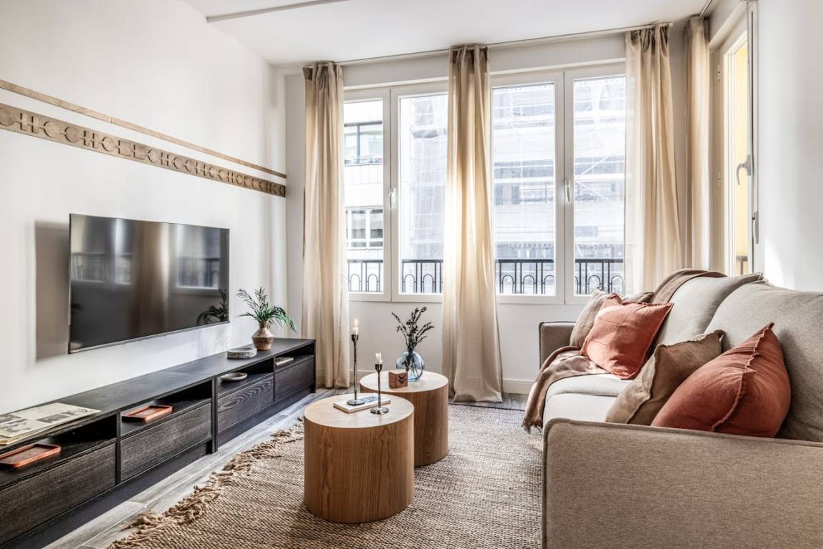 107 M² Apartment ∙ 3 Bedrooms ∙ 6 Guests - Madrid