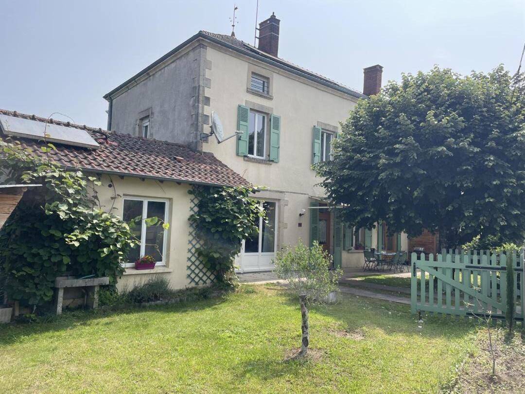165 m&sup2; G&icirc;te 3 Schlafzimmer 6 G&auml;ste