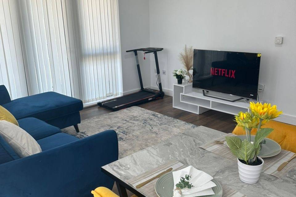 90 M² Ferienwohnung ∙ 3 Schlafzimmer ∙ 5 Gäste - Dagenham