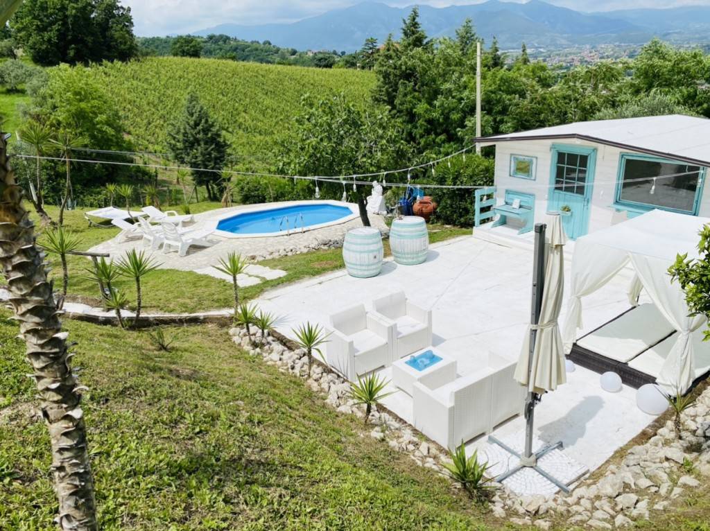 Casale a Castel Campagnano con idromassaggio, giardino e piscina
