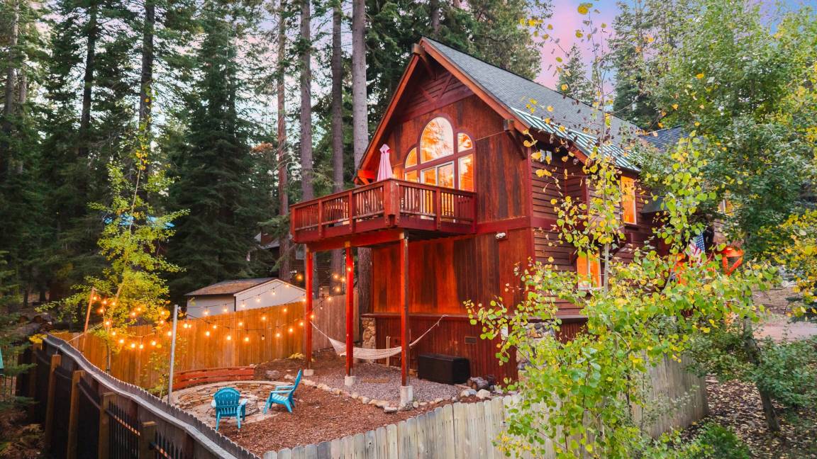 141 M² House ∙ 3 Bedrooms ∙ 6 Guests - Tahoma, CA