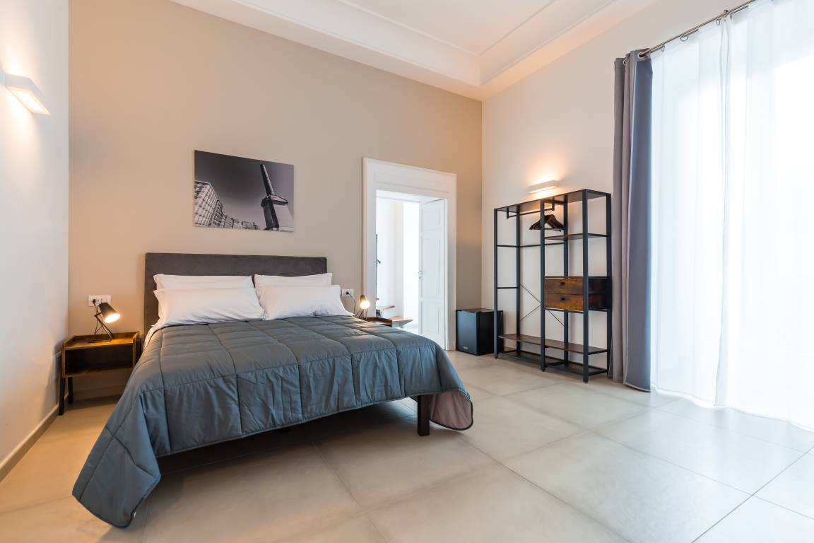 120 M² Ferienwohnung ∙ 3 Schlafzimmer ∙ 7 Gäste - Neapel